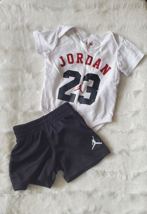 Pre-loved Jordan Outfit size 6M