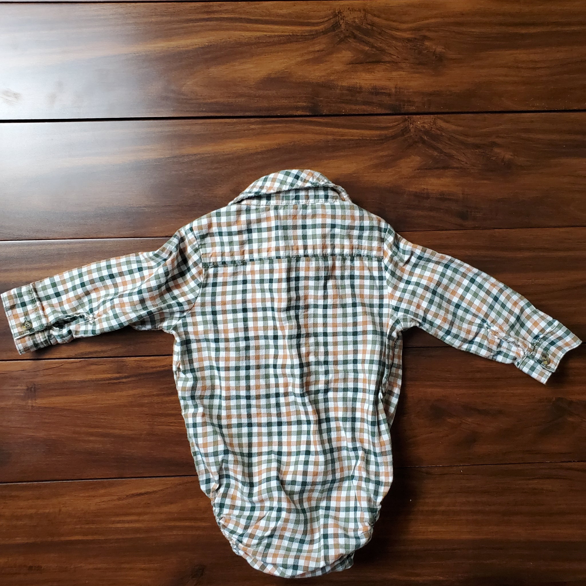 Pre-loved Carter's Long Sleeve Button-Up 12 months