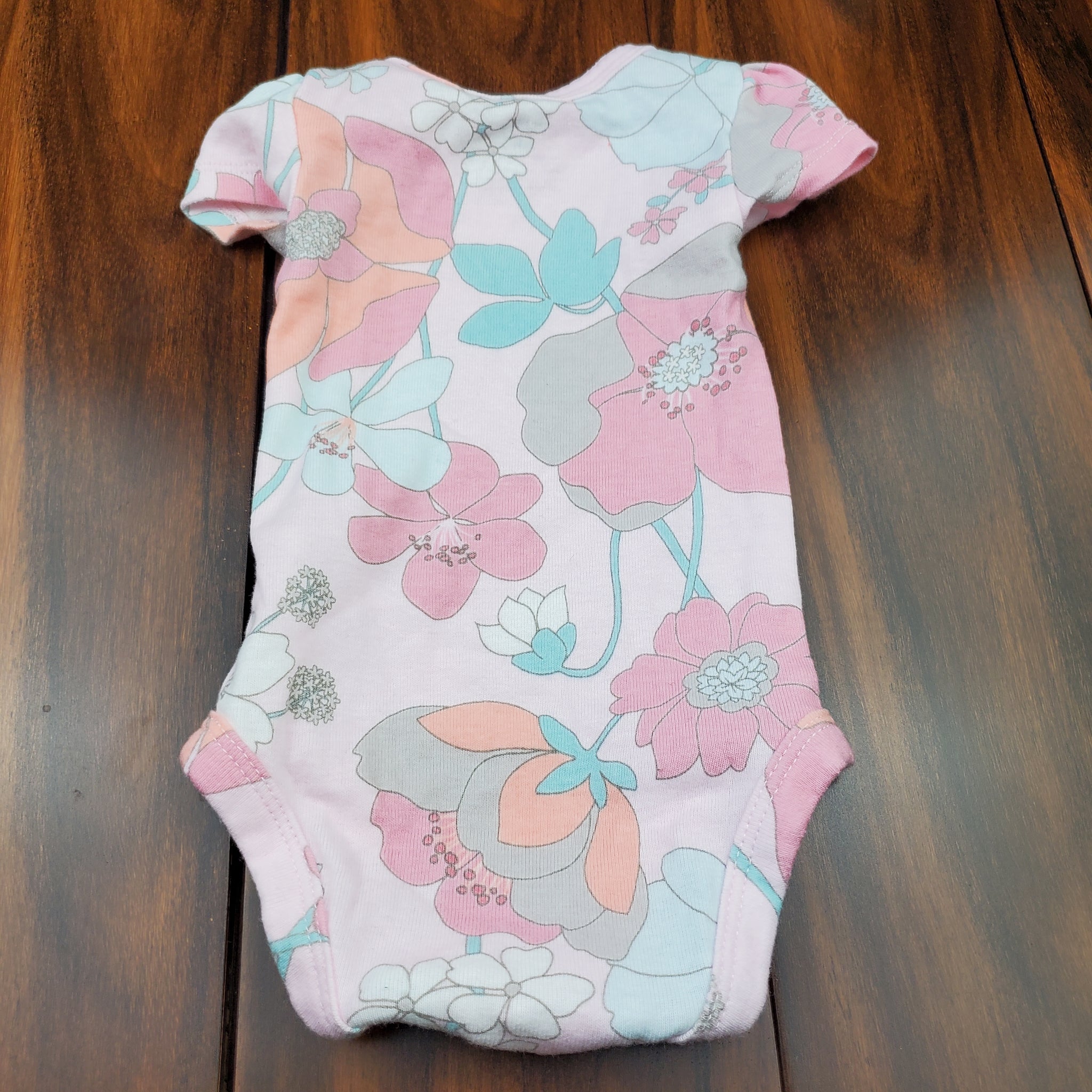 Pre-Loved 3 pc Newborn Outfit size NB